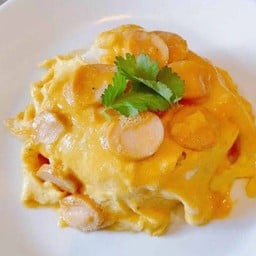 ข้าวไข่ข้นไส้กรอก