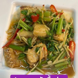 ปลากะพงผัดขึ้นฉ่าย