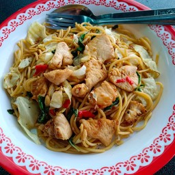 สปาเก็ตตี้ผัดขี้เมาไก่