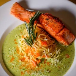 พาสต้าแซลมอนซอสครีมเพลสโต