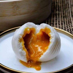 ซาลาเปาไข่เค็มลาวา Salted Egg Yolks Lava Bun  [ No. 19 ]