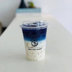 อัญชัญนมสด