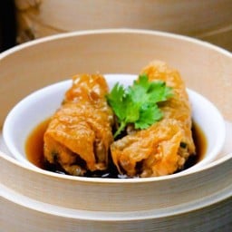 ฟองเต้าหู้น้ำแดง Steamed Tofu Skin XO Sauce   [ No. 8 ]