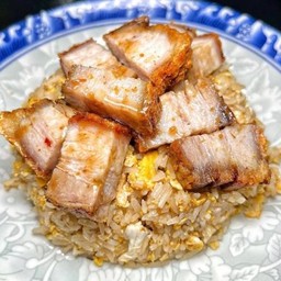 ข้าวผัดหมูกรอบ ทีเด็ด