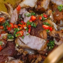 ข้าวขาหมูผัดพริกเกลือ