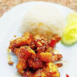 ข้าวราดผัดพริกเกลือ