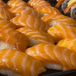 แซลม่อน ซูชิ 12 แถม 2