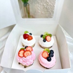 คัพเค้กผลไม้ 4 ถ้วย แถมป้ายปัก HBD