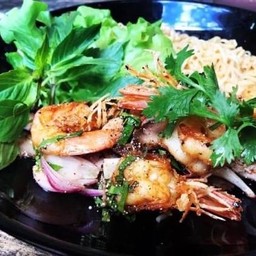 ข้าวลาบกุ้งทอด