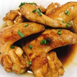 ข้าวหน้าปีกไก่ต้มโค้ก+ไข่ต้ม