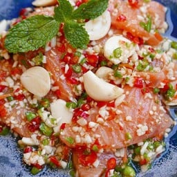 แซลมอนแซ่บ