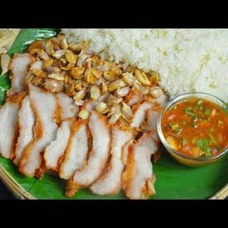 ข้าวหน้าคอหมูทอดเมียหลวง