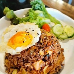 ข้าวผัดแซลม่อน ไข่ดาว