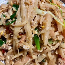 ผัดหน่อไม้สด ใส่ไข่ ใส่หมูสับ ใส่วุ้นเส้น