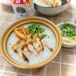 โจ๊กหมูกรอบ+ใส่ไข่