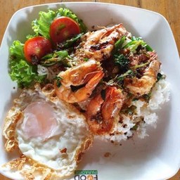 ผัดกะเพราราดข้าว