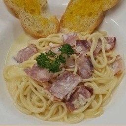 ครีมซอสเบค่อน (คาโบนาร่า)