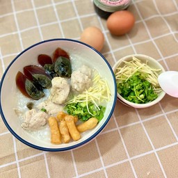 โจ๊กหมูล้วน+ไข่เยี่ยวม้า