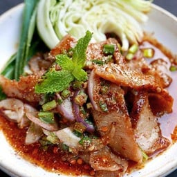 น้ำตกคอหมูย่าง