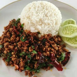 ข้าวผัดกะเพราเนื้อ 5 มิติ