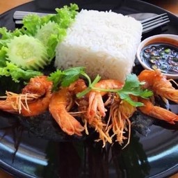 ข้าวกุ้งทอดซอสกระเทียม