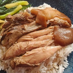ข้าวขาหมูเนื้อหนัง