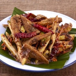 ตำมะม่วงกะปิปลากรอบ