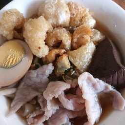ก๋วยจั๊บหมูหมัก+กากหมู