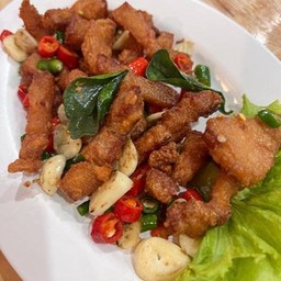 สามชั้นทอดคั่วพริกเกลือ