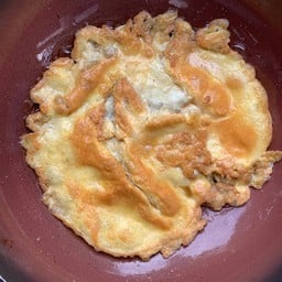 ข้าวไข่เจียว (ไข่เปล่าๆราดข้าวไม่ใส่เครื่ิอง)