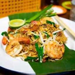 ผัดไทกุ้งสด