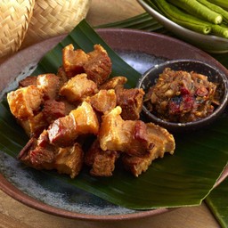 หมูสามชั้นทอดน้ำปลา + แจ่วปลาร้า