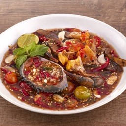 ยำปูไข่ทะเลดอง