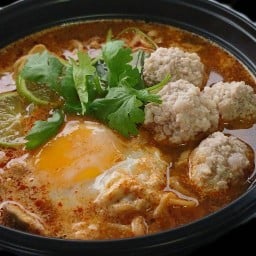 ต้องมนต์  & มาม่าเครื่องแน่น