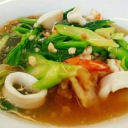 ราดหน้าทะเล