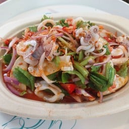 ร้านนัวร์ ส้มตำ-ยำแซ่บ โครงการแจ๋วจริง นิคมลำพูน