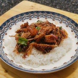 ข้าวหนัาไก่ย่างน้ำตก