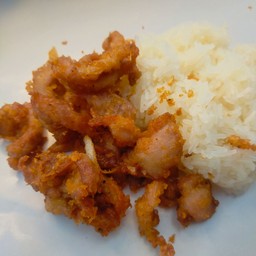 ข้าวห่อ หมูทอด ไก่ทอด ตลาดนิมิตใหม่
