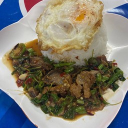 ข้าวกะเพราหมูกรอบ