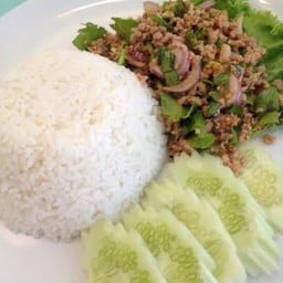 [อร่อยซ่ากับโค้ก] ข้าวลาบหมูสับ +  โค้ก ออริจินัล (ขวด)