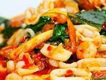 ผัดพริกแกงรวมมิตร(เป็นกับข้าว)