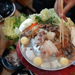 ครัวคุณแม่หมูกระทะ  เชียงใหม่(แยกหลุยส์)