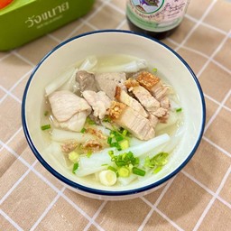 ก๋วยจั๊บน้ำใส พิเศษ