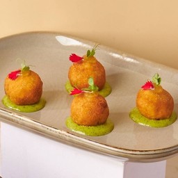 ลาบแซลม่อนทอด