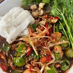 นาวาก๋วยจั๊บญวน(อุบล)&ยำไก่แซ่บ