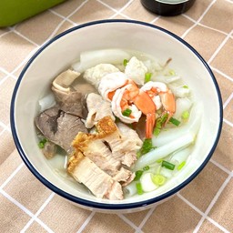 ก๋วยจั๊บน้ำใสรวม(หมู+ทะเล)