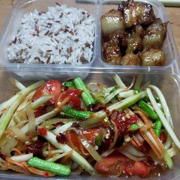 Fried Sun-Dried Pork With Papaya Salad And Sticky Rice Set