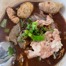 ก๋วยเตี๋ยวหมูน้ำตก