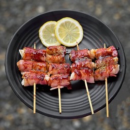 ต็อกโบกีพันเบค่อนราดซอสหม่าล่า