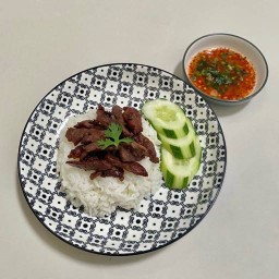 ข้าวเนื้อแดดเดียวจิ้มแจ่ว